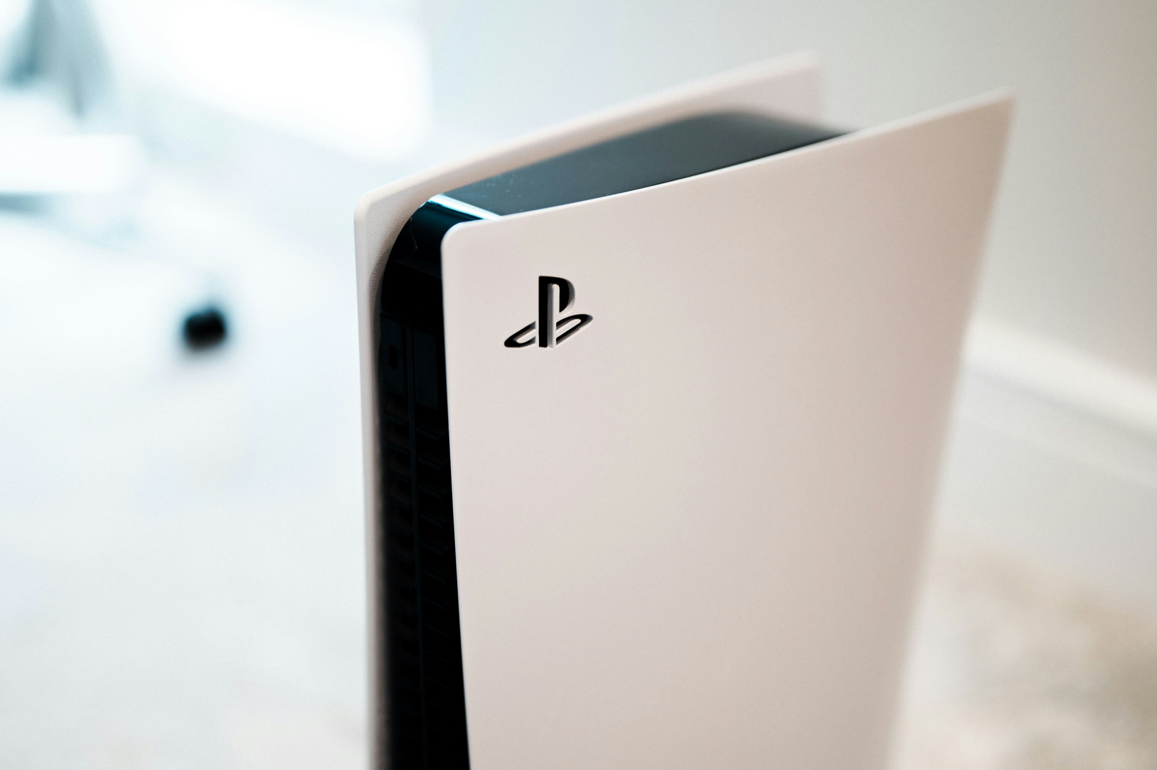 Sony PlayStation 5 thumbnail 1